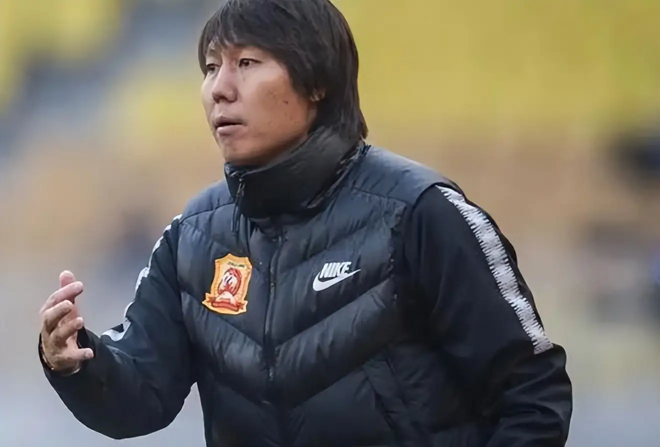 恒大足球股份_李铁足坛黑幕_足坛市场化利益驱动