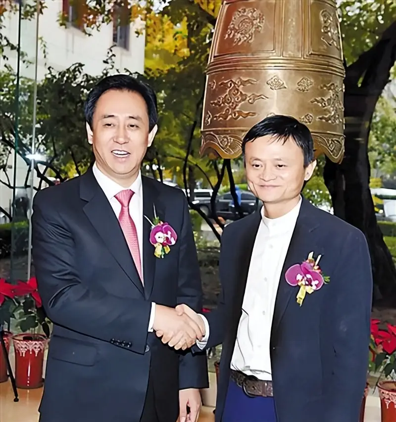 李铁足坛黑幕_恒大足球股份_足坛市场化利益驱动